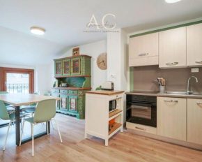 Square Apartment
